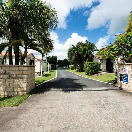 Sarina Palms Caravan And Cabins Village 외부 사진