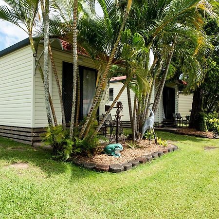 Sarina Palms Caravan And Cabins Village 외부 사진