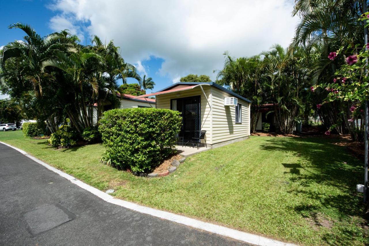 Sarina Palms Caravan And Cabins Village 외부 사진