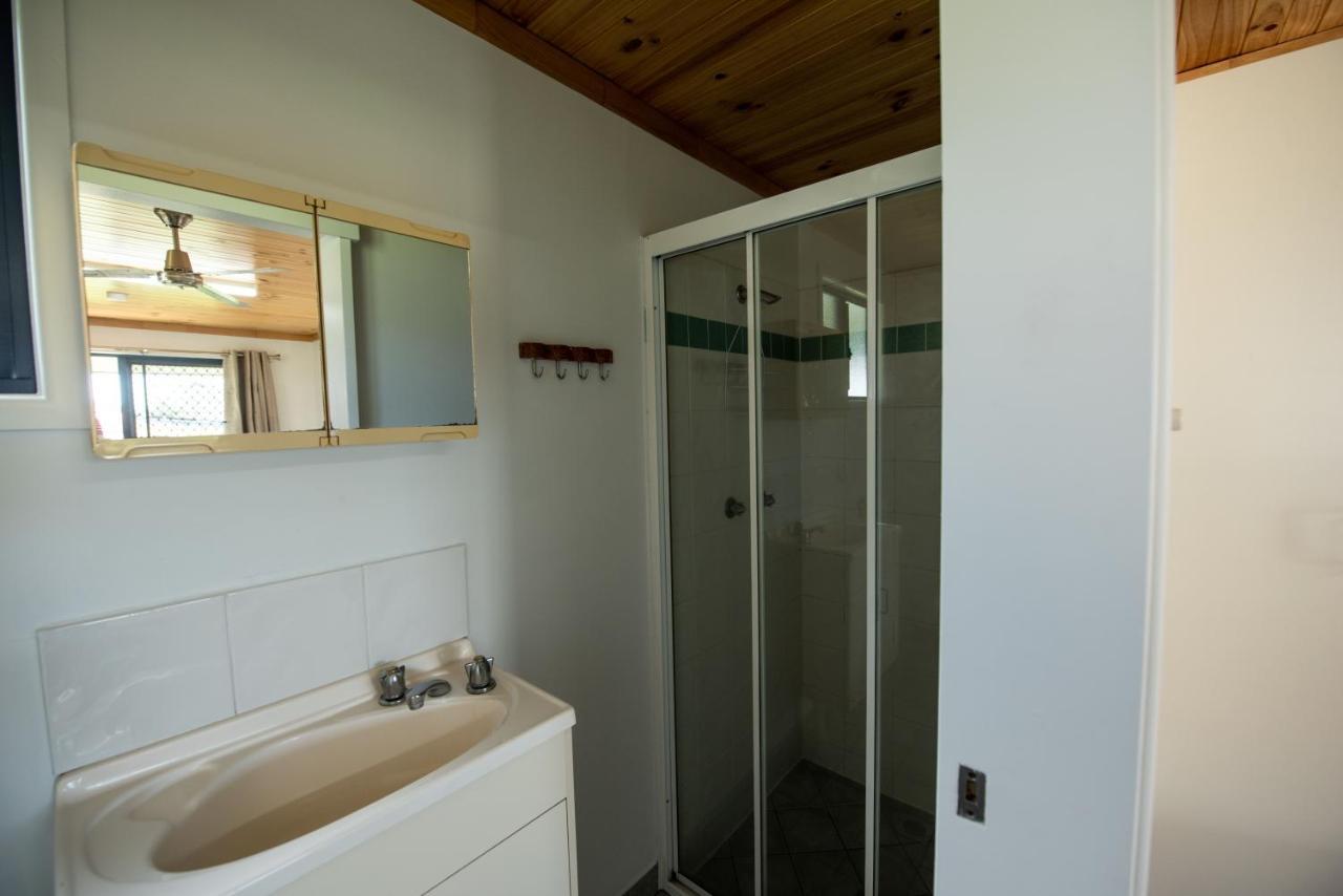Sarina Palms Caravan And Cabins Village 외부 사진