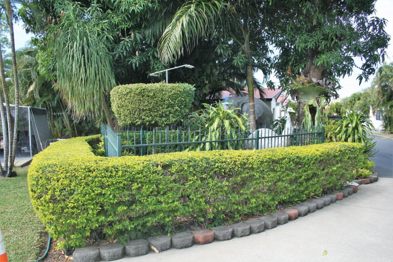 Sarina Palms Caravan And Cabins Village 외부 사진